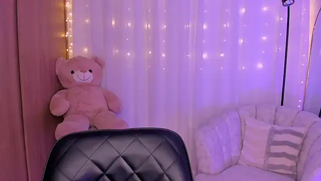 Snapshot of AmyDavis_ chatting on 09.08.25 AmyDavis online show from 09.08.25