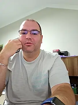 Andrew1900529 online show from 10.15.25