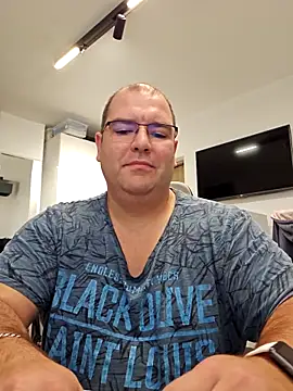 Andrew1900529 online show from 10.26.25