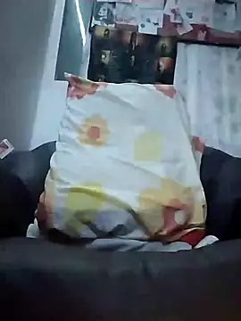 Snapshot of LUNAdeMARTE chatting on 12.27.24 LUNAdeMARTE online show from 12.27.24