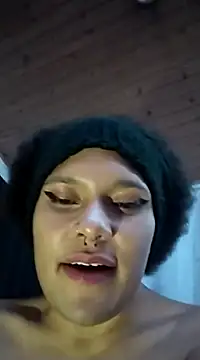 Snapshot of LUNAdeMARTE chatting on 01.07.25 LUNAdeMARTE online show from 01.07.25