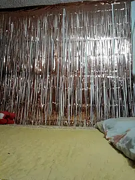 Snapshot of LUNAdeMARTE chatting on 11.14.25 LUNAdeMARTE online show from 11.14.25