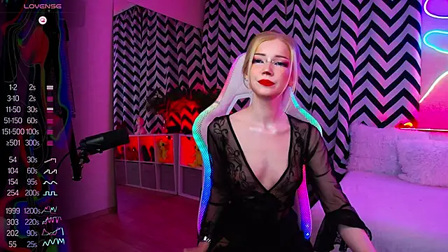 Snapshot of Misamane chatting on 12.07.24 Misamane online show from 12.07.24