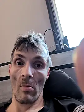 blazeyoung619 online show from 04.24.26