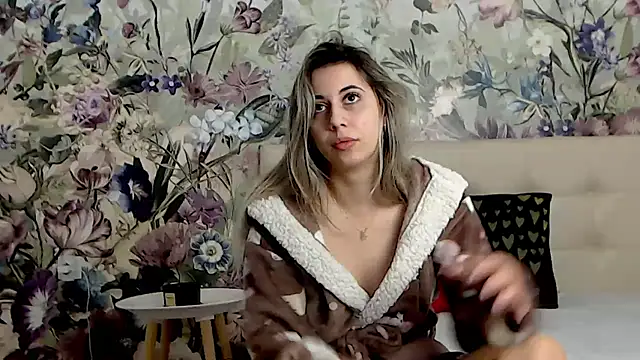 Snapshot of RoseDiamond06 chatting on 03.15.25 RoseDiamond06 online show from 03.15.25