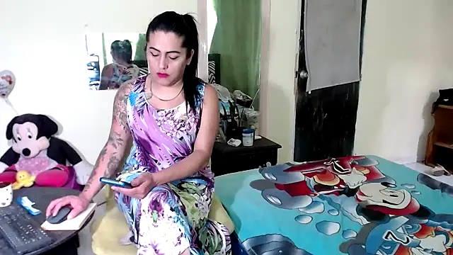 Sashaferrari2000 online show from 12.15.25