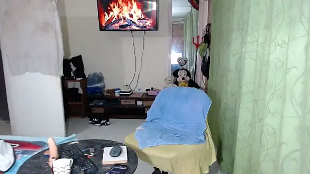 Sashaferrari2000 online show from 04.18.26