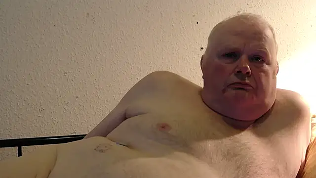 Snapshot of Vandrino chatting on 12.02.24 Vandrino online show from 12.02.24