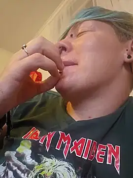 PinkTheHawk online show from 12.22.24