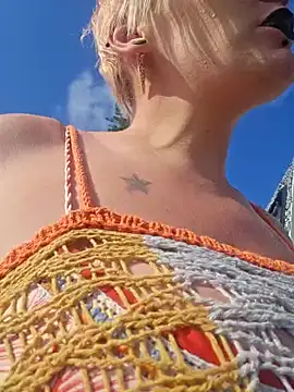 PinkTheHawk online show from 02.08.25