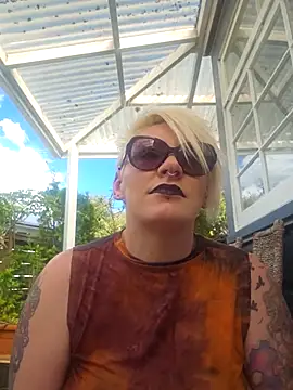 PinkTheHawk online show from 11.08.25