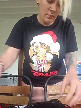 PinkTheHawk online show from 11.14.25