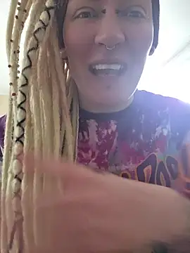 Snapshot of PinkTheHawk chatting on 07.19.26 PinkTheHawk online show from 07.19.26