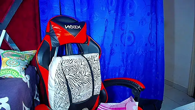 Snapshot of DanisaBrown chatting on 02.13.26 DanisaBrown online show from 02.13.26