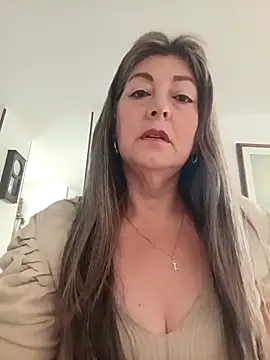 Snapshot of emma_tour chatting on 04.15.26 emma tour online show from 04.15.26