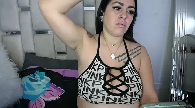 chelaqueen  online show from 01.30.25