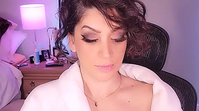 Wonderful Woman online show from 03.15.25