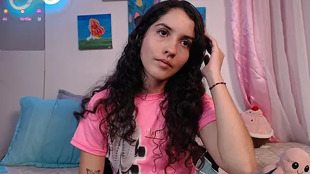 Snapshot of lailypink chatting on 12.13.24 lailypink online show from 12.13.24