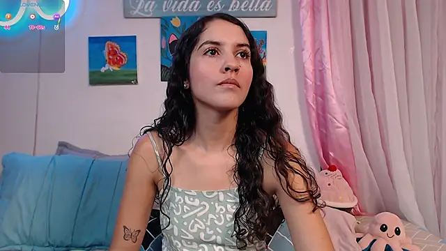 Snapshot of lailypink chatting on 12.15.24 lailypink online show from 12.15.24