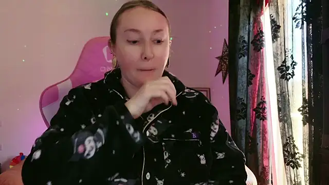 kisicaxx online show from 02.06.25