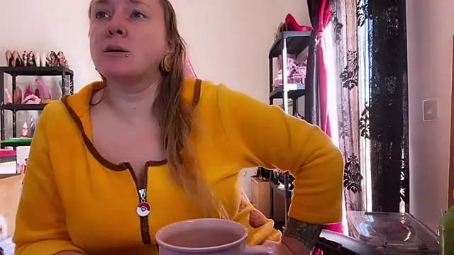 kisicaxx online show from 11.21.25