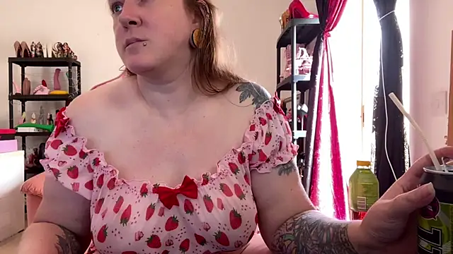 kisicaxx online show from 04.14.26