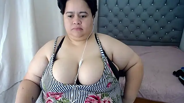 hotlesby4uxxx online show from 12.14.24