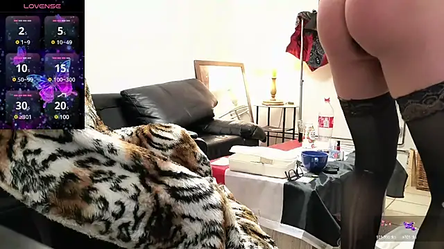 Snapshot of kimberjames84 chatting on 02.06.25 kimberjames84 online show from 02.06.25