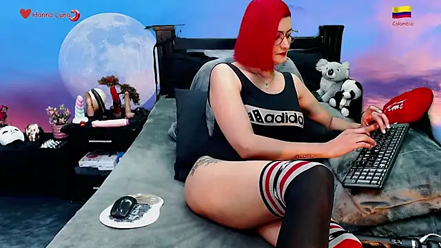 Snapshot of Hanna_Luna chatting on 12.12.24 Hanna Luna online show from 12.12.24