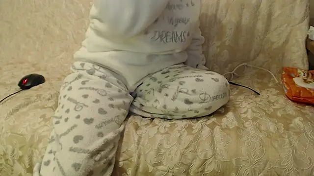 larawet online show from 11.29.25