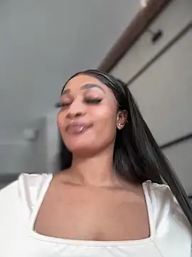   Nessa   online show from 01.25.25