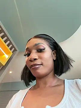   Nessa   online show from 04.30.26