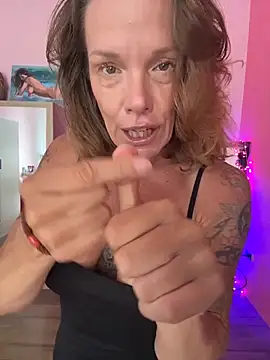 mommyselenafit  online show from 04.01.26