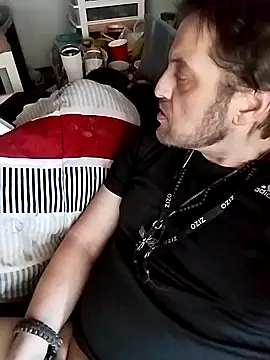 Snapshot of N8daMac chatting on 03.09.25 N8daMac online show from 03.09.25