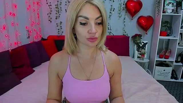 LunaBellucci online show from 04.28.26