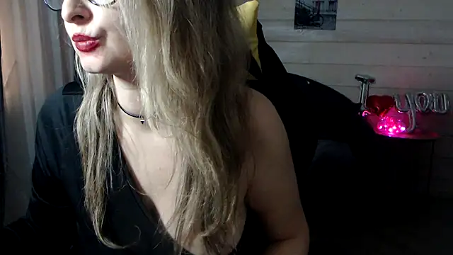 RubiLakros online show from 02.25.25