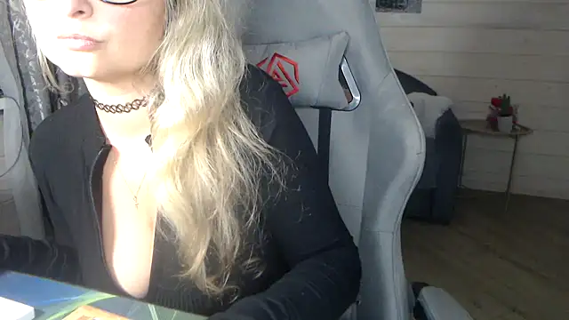 RubiLakros online show from 09.08.25