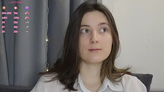 Snapshot of BeckyMartens chatting on 11.09.25 BeckyMartens online show from 11.09.25