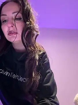 Snapshot of itsCassie chatting on 02.24.26 itsCassie online show from 02.24.26