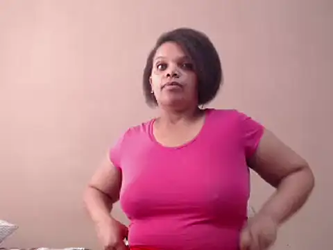 Snapshot of Lustfuleyez chatting on 12.17.24 Lustfuleyez online show from 12.17.24