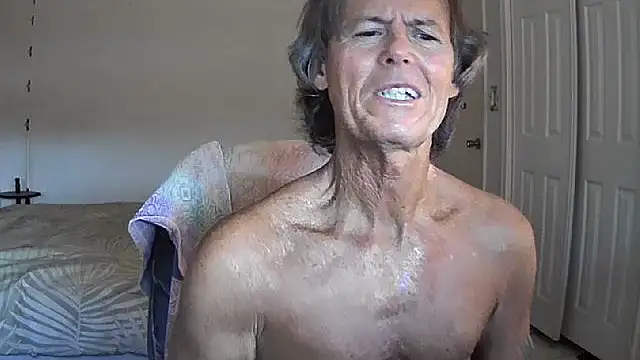 Snapshot of nakeedcowboi65 chatting on 06.12.26 nakeedcowboi65 online show from 06.12.26