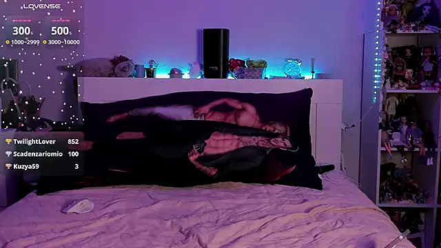 Snapshot of ChloeKohaku chatting on 03.10.25 ChloeKohaku online show from 03.10.25