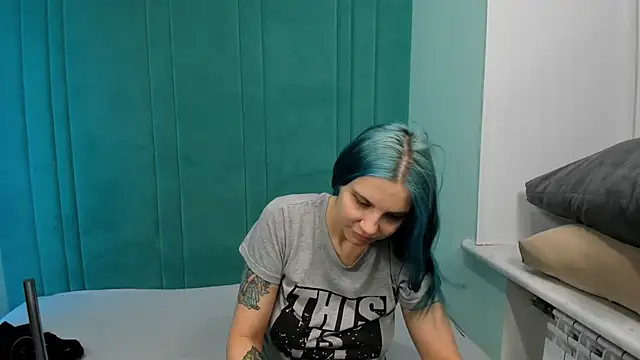 JuliaBusty online show from 12.16.25