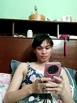 QueenSoreal online show from 05.12.26