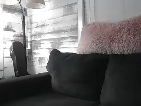 Snapshot of AshleyRain chatting on 11.28.25 AshleyRain online show from 11.28.25