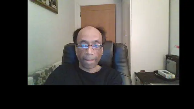 Snapshot of rauncher1 chatting on 04.29.26 rauncher1 online show from 04.29.26