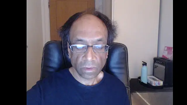 Snapshot of rauncher1 chatting on 05.05.26 rauncher1 online show from 05.05.26