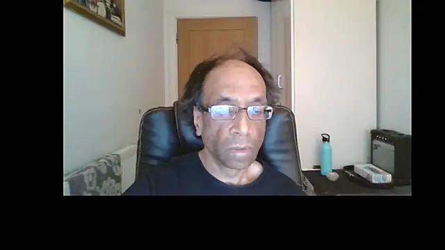 Snapshot of rauncher1 chatting on 05.06.26 rauncher1 online show from 05.06.26