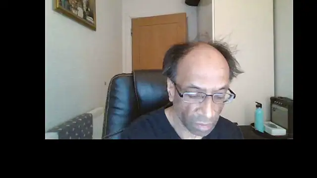 Snapshot of rauncher1 chatting on 05.12.26 rauncher1 online show from 05.12.26