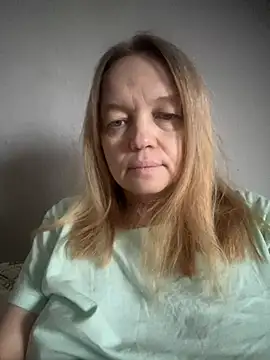 Snapshot of Susanel chatting on 01.17.25 Susanel online show from 01.17.25